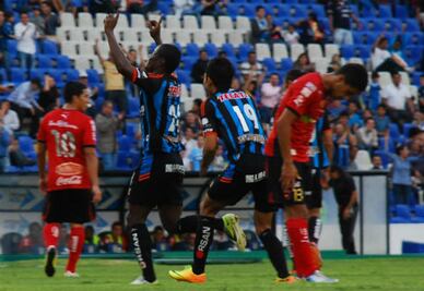 Gallos imbatibles en La Corregidora