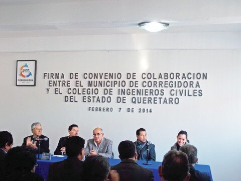 Firma convenio con ingenieros
