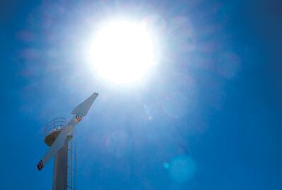 Rectora de la UAQ llama a tener plan de energía