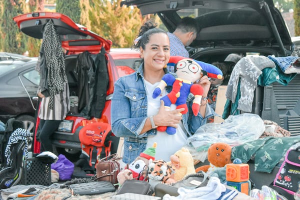 Participan cerca de 150 vehículos en el Carboot Corregidora para darle una segunda vida a miles de artículos