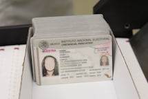 INE perfila cambios en credencial para votar