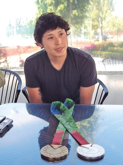 Daniel de la Rosa cierra el año con victoria y título