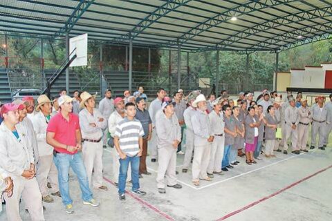 Trabajadores festejan Navidad