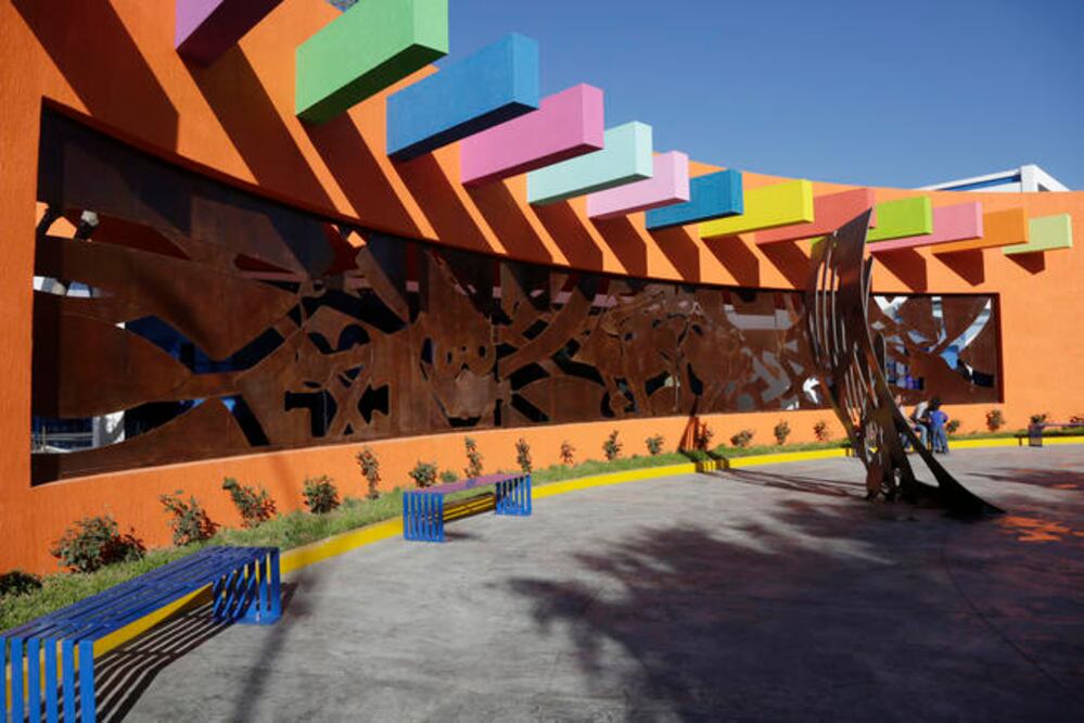 El espacio de atención ciudadana está constituido en el antiguo Hospital General de San Juan del Río y en el cual se invirtieron más de 24 mdp para la primera etapa. (ESPECIAL)