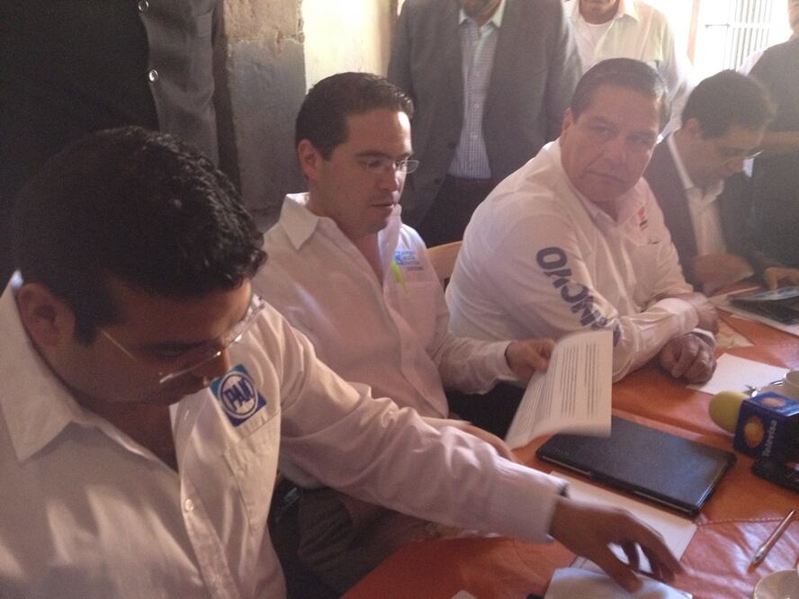 PAN pide al IEEQ retirar candidatura a Roberto Loyola