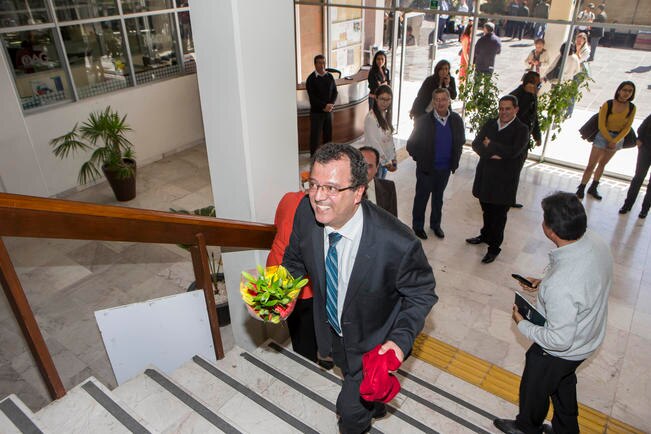 El rector entregó su último informe de actividades en el cual se dirigió a su familia y dijo que detrás de cada final hay un nuevo comienzo, mientras agradeció a su equipo y la comunidad por el apoyo dado en este tiempo. (DEMIAN CHÁVEZ. EL UNIVERSAL)