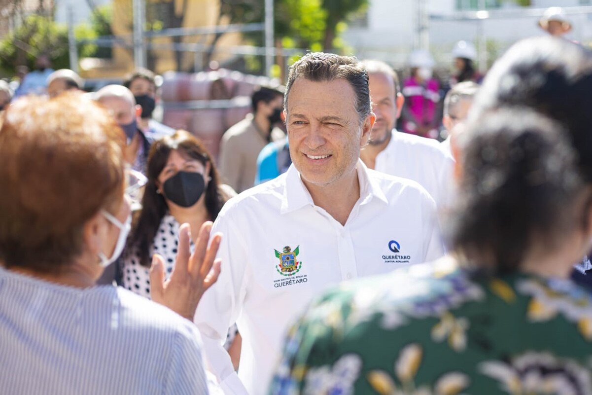 Mauricio Kuri supervisa obras en Corregidora; se invirtieron 43 millones de pesos en banquetas