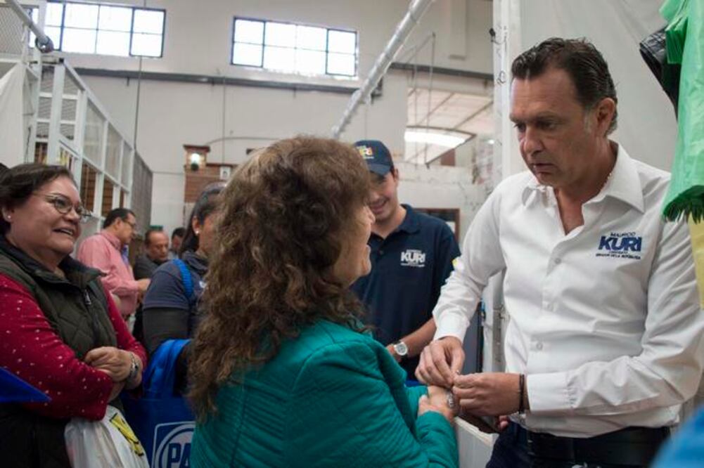 El aspirante aseguró que promoverá una reforma para que la educación sea deducible de impuestos desde preescolar hasta posgrado, siendo esta una política en apoyo a las familias mexicanas. / Foto: Especial