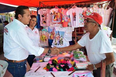 Luque promete seguridad a tianguistas  