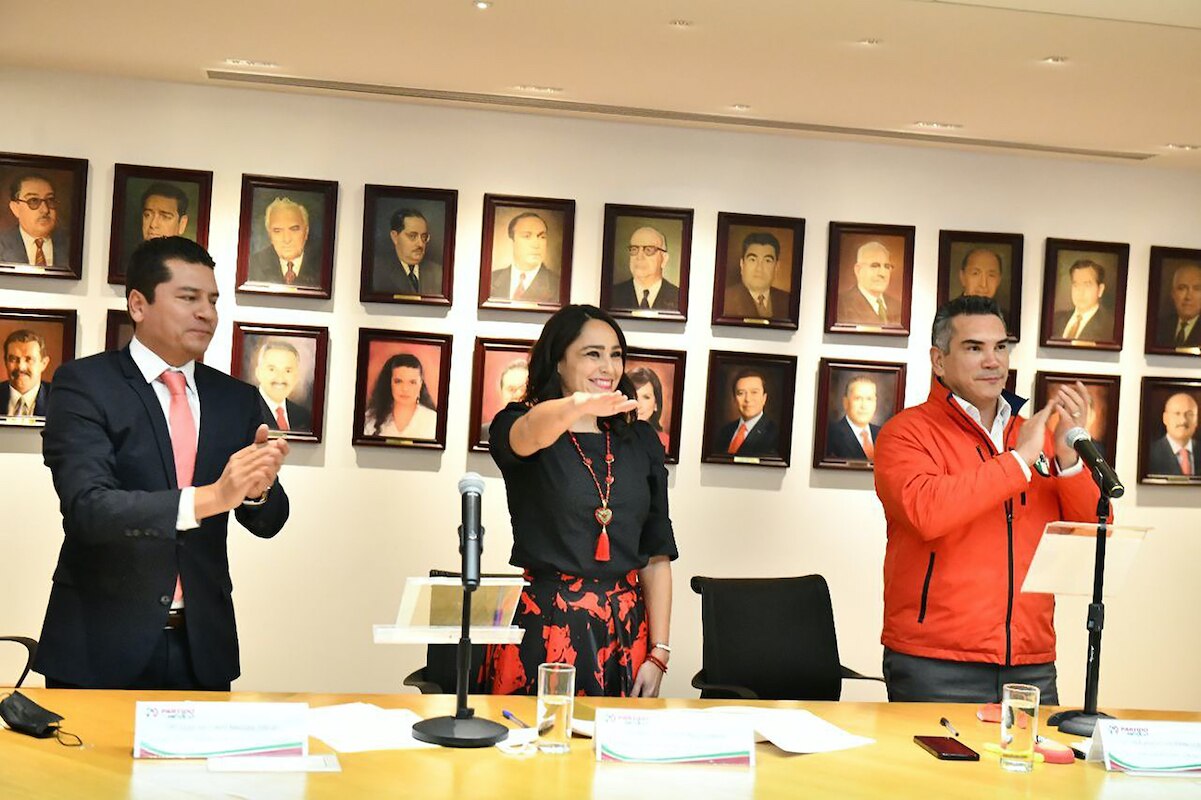 Abigail Arredondo protesta como dirigente del PRI Querétaro