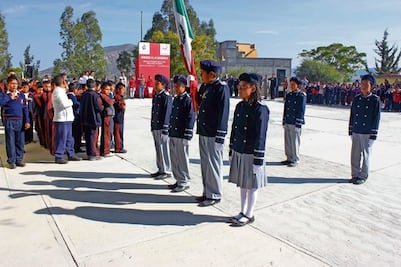Gestiona SJR recursos para infraestructura de escuelas