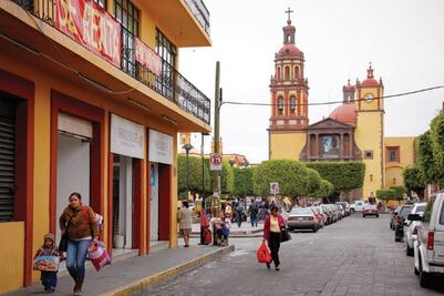 Sector comercial y de servicios repunta 2% 