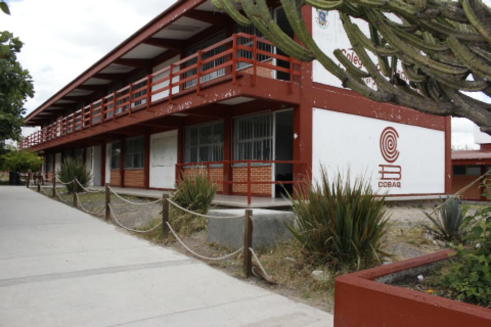 Celebran 30 años del COBAQ