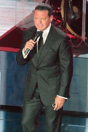 Luis Miguel va a juicio; cancela show