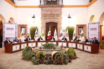 Panistas piden pacto fiscal para enfrentar la crisis  