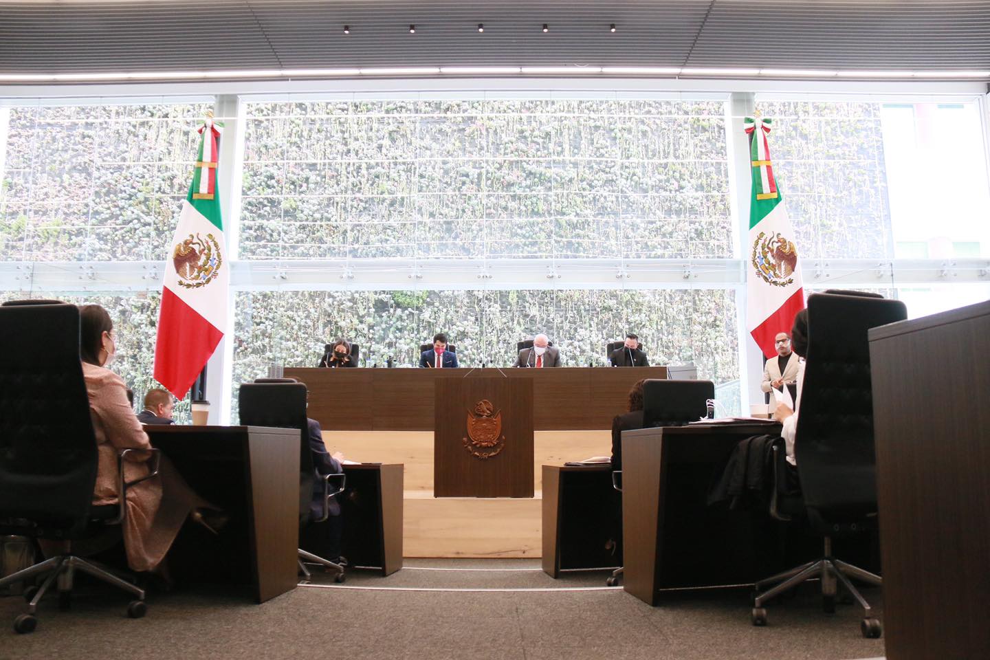 En receso, sesión sobre revocación de mandato