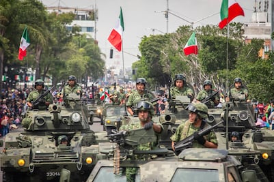 Querétaro celebra 208 años de independencia con desfile
