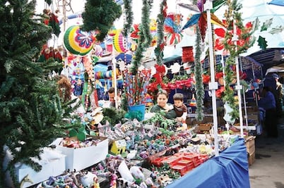 Verifican tianguis navideños