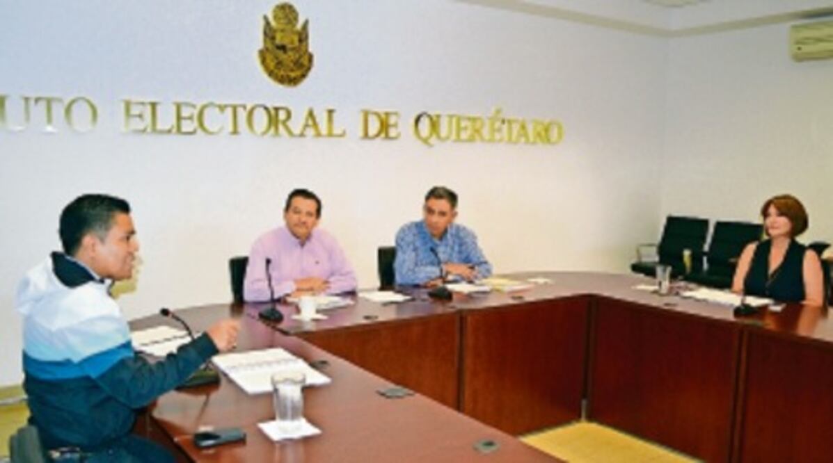 Instruye IEQ a alumnos de primaria en formación cívica