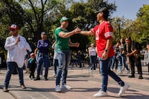 Acude Felifer Macias a activación en el marco del partido de fútbol México vs. Islandia