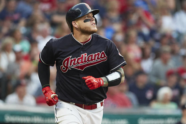 Indians se lleva duelo de líderes