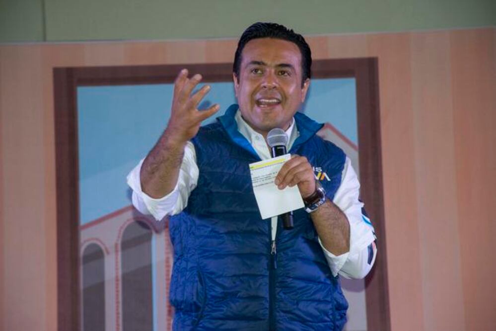 El candidato considera que el desarrollo de vivienda económica debe ofertar una calidad de vida a quienes habitan en Querétaro. / Foto: Mitzi Olvera