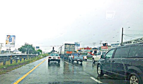 Descartan aumento de percances en caminos de Capufe por lluvias