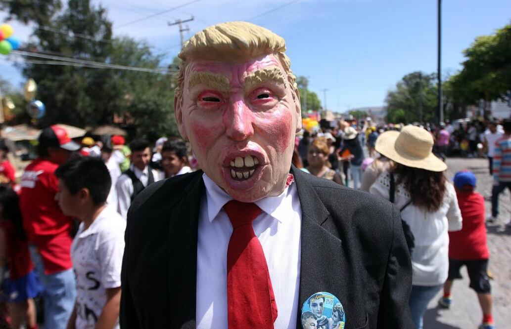 Las calles de San Miguel de Allende se pintaron de colores