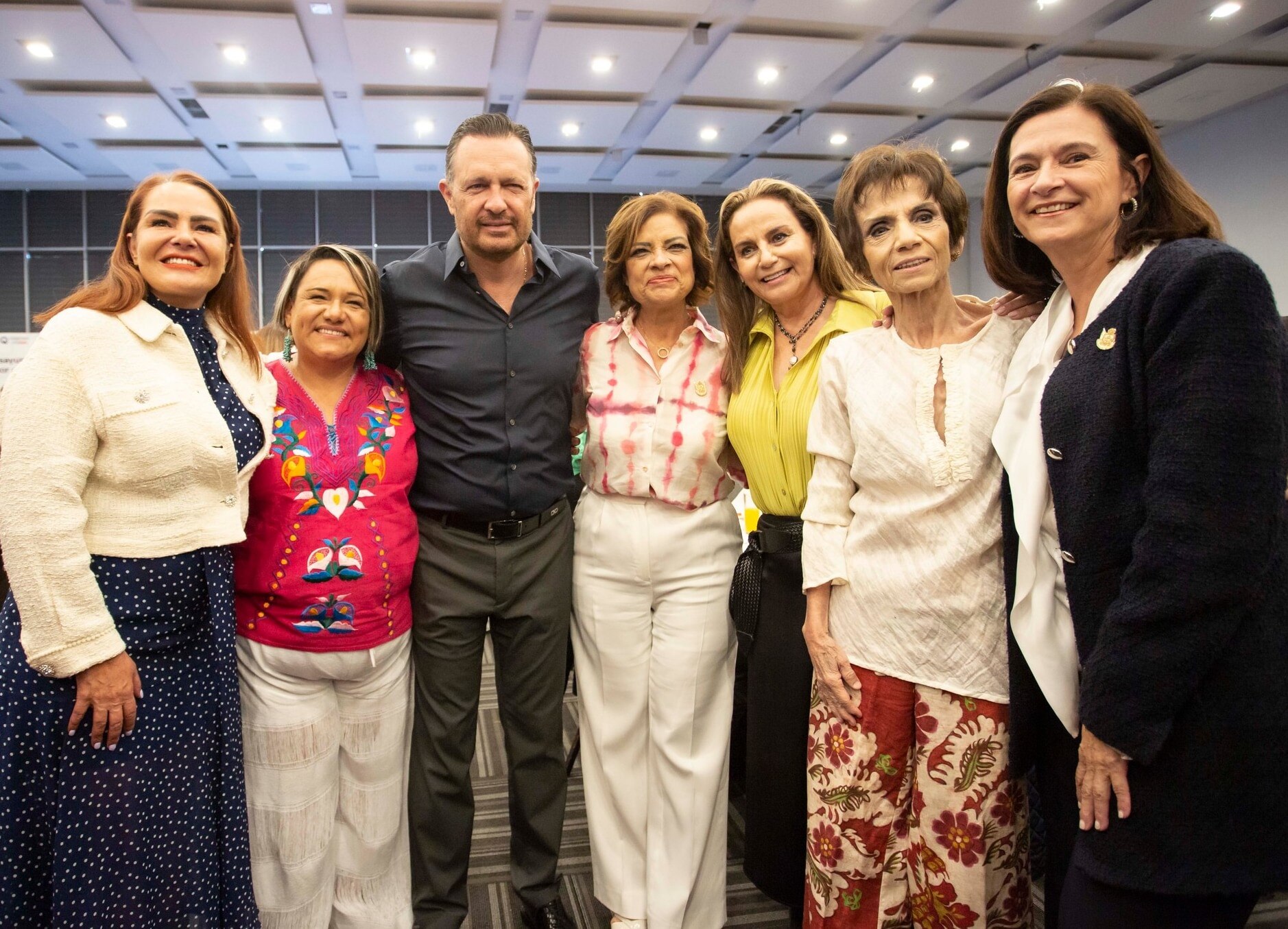 Mauricio Kuri celebra a las mamás; "son trabajadoras incansables"