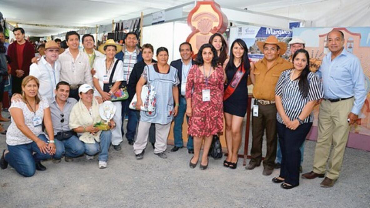 Promueven artesanías y turismo