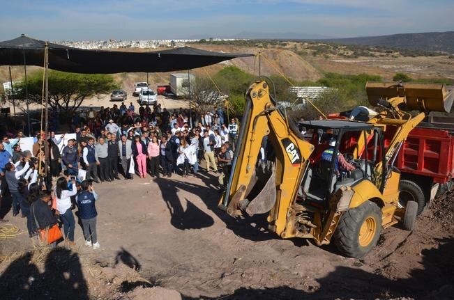 Autoridades escolares señalan que la nueva infraestructura servirá como unidad de educación a distancia para jóvenes de Arroyo Seco, Jalpan, Pinal de Amoles, Landa de Matamoros, Tolimán, Cadereyta, Ezequiel Montes, Colón y Tequisquiapan (ESPECIAL)