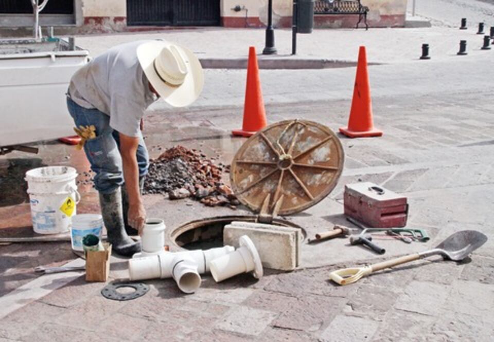 Cortan agua por arreglo a redes