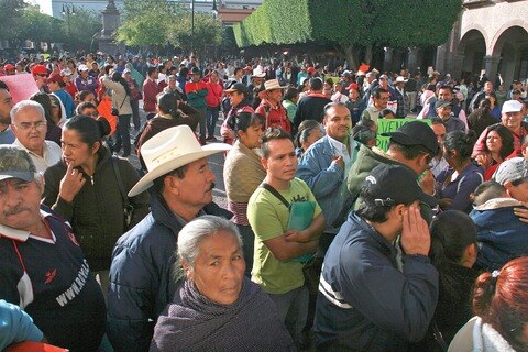Atienden a afectados por caja de ahorro