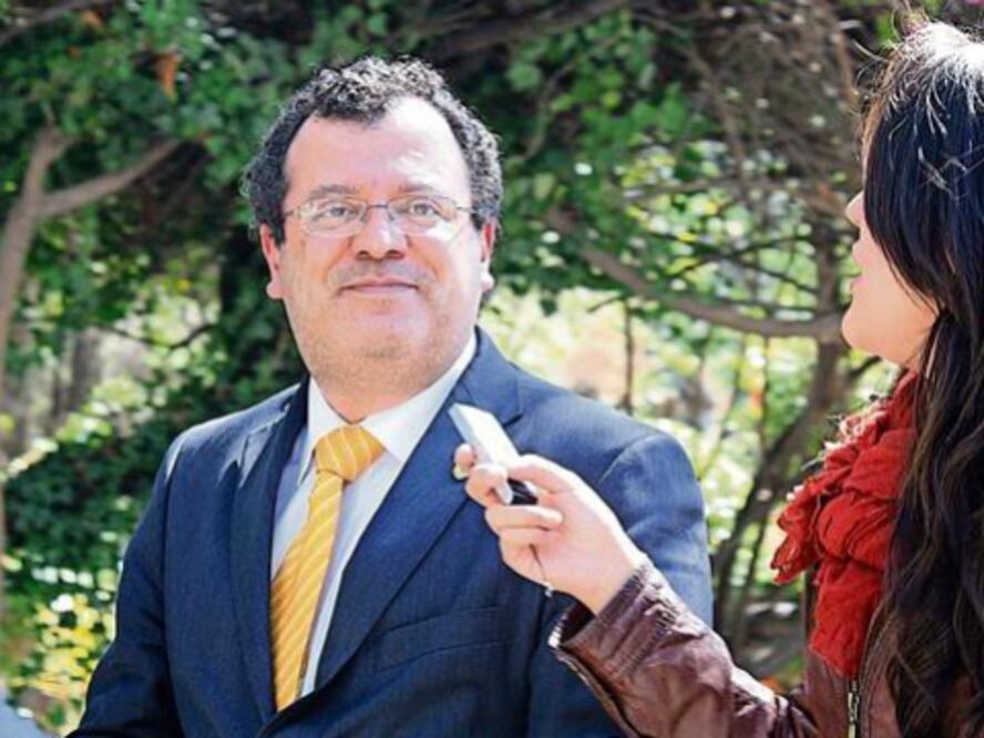 Pide rector recursos a legisladores