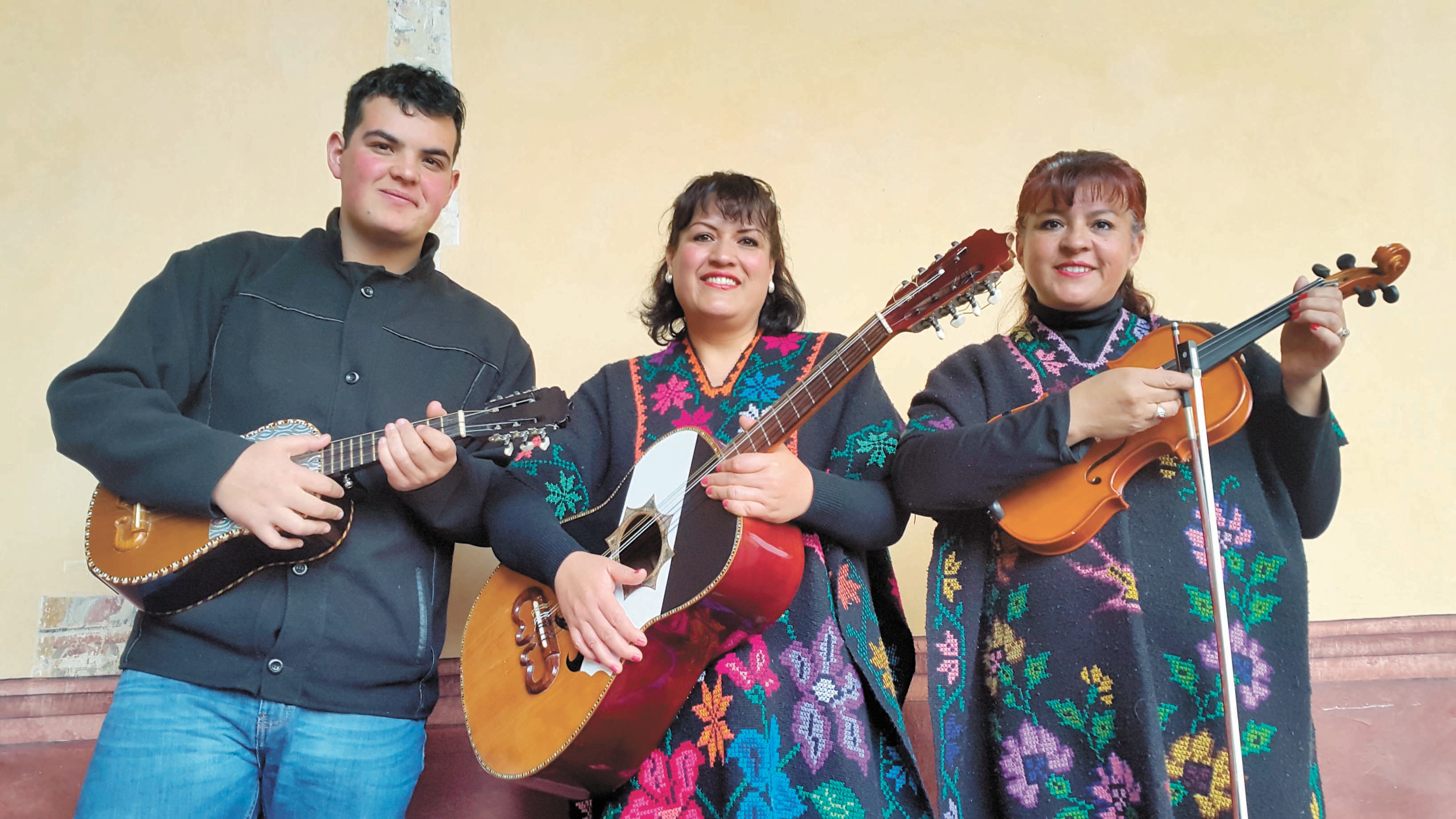 Las mujeres que hacen historia en el huapango
