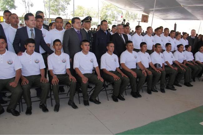 Presentan el primer bachillerato militarizado