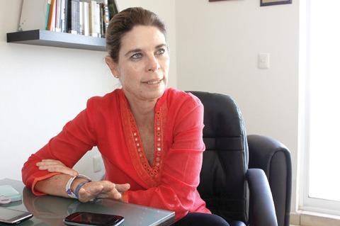Marcela Torres apoya a la mujer