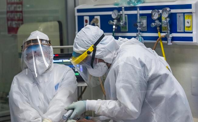 Médicos queretanos reciben equipo para enfrentar el Covid-19