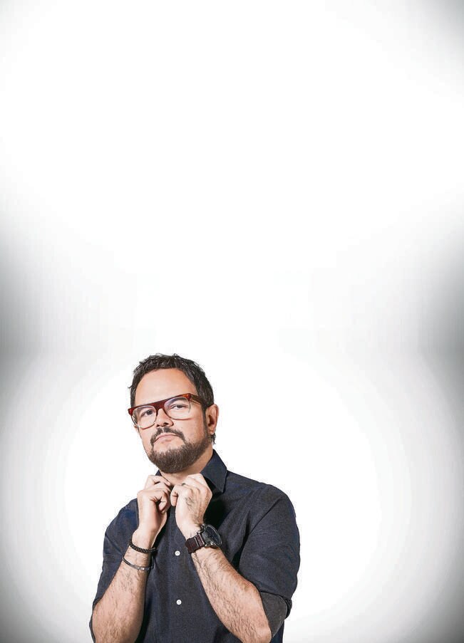 El cantante repite como presentador del show (ARCHIVO EL UNIVERSAL)