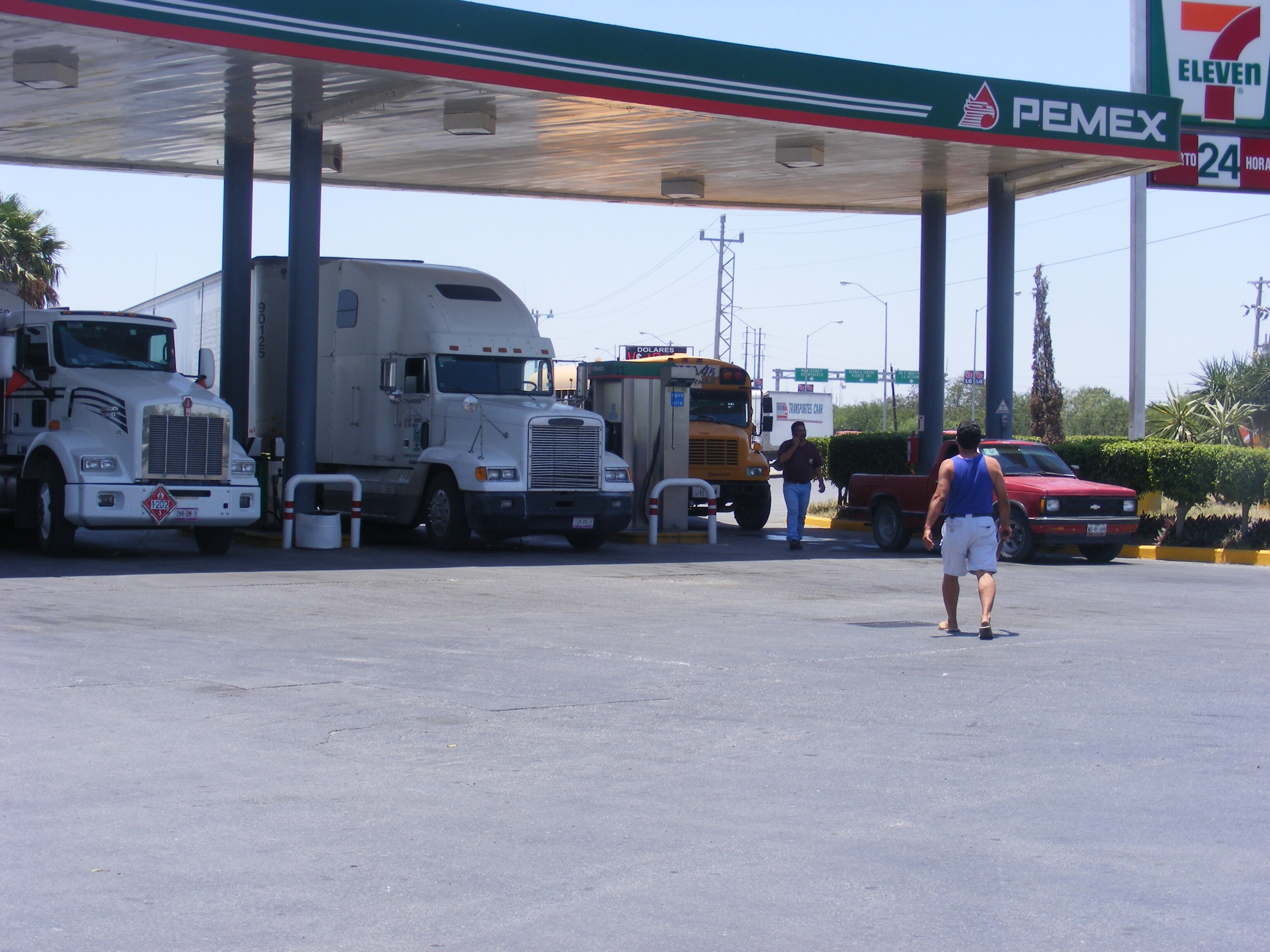 Pemex no puede cubrir demanda de las gasolinas