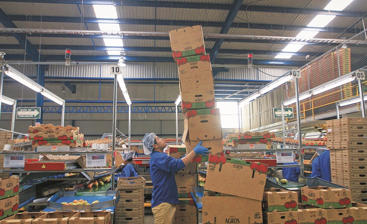 De acuerdo con el Inegi, México tiene déficit comercial con seis de 10 países del TPP por más de 24 mil 508 millones de dólares; sin embargo, Héctor Aguilar, presidente del Consejo de la Industria Maquiladora de Exportación de Querétaro, aseguró que no e