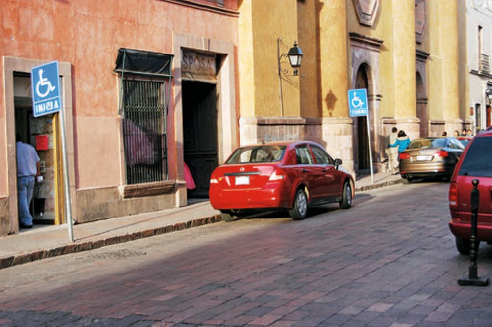 Ley protegerá espacios para discapacitados