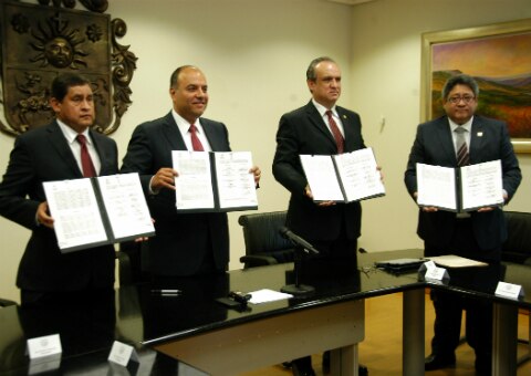 Signa convenio municipio