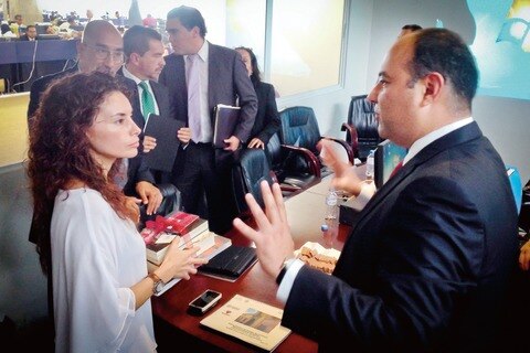 Acude Loyola a oficinas de Sedatu en DF