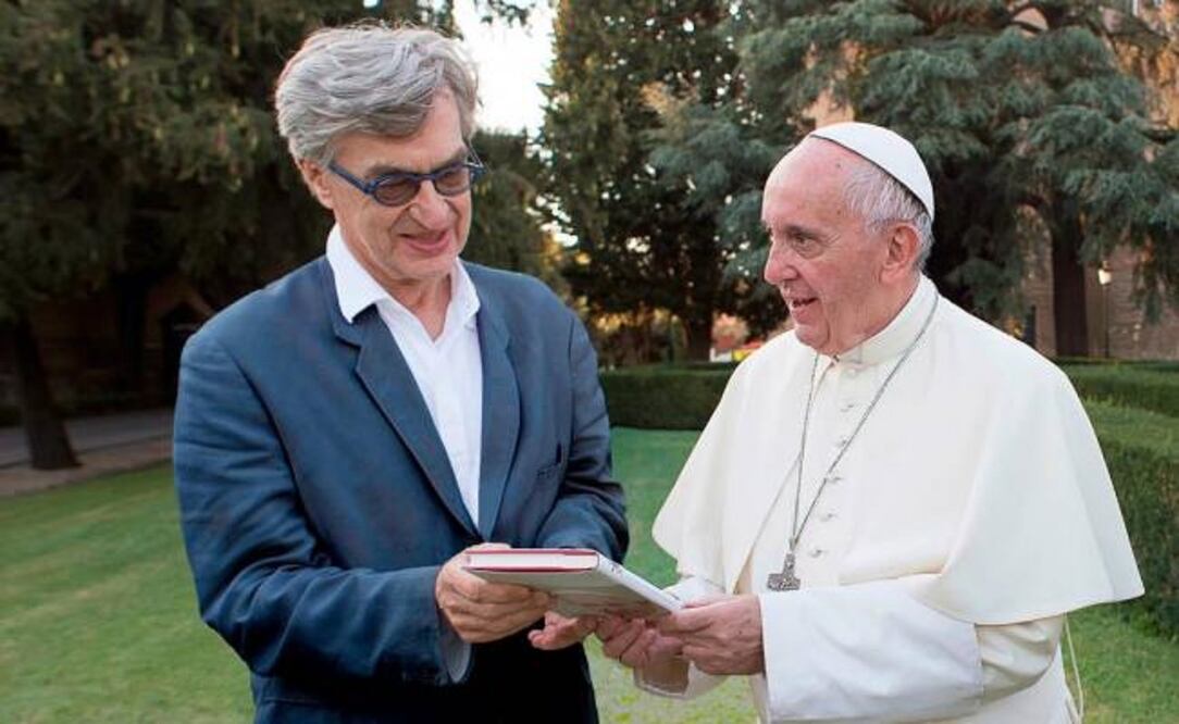 Wenders no quiso hacer una película crítica sobre él Papa Foto:AP
