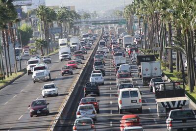 Autoridades y expertos analizan cómo mejorar la Avenida 5 de Febrero