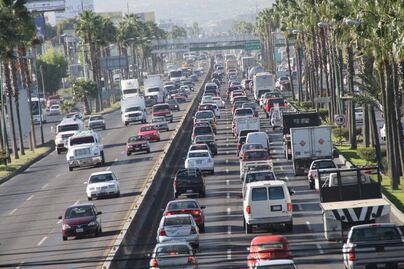 Autoridades y expertos analizan cómo mejorar la Avenida 5 de Febrero