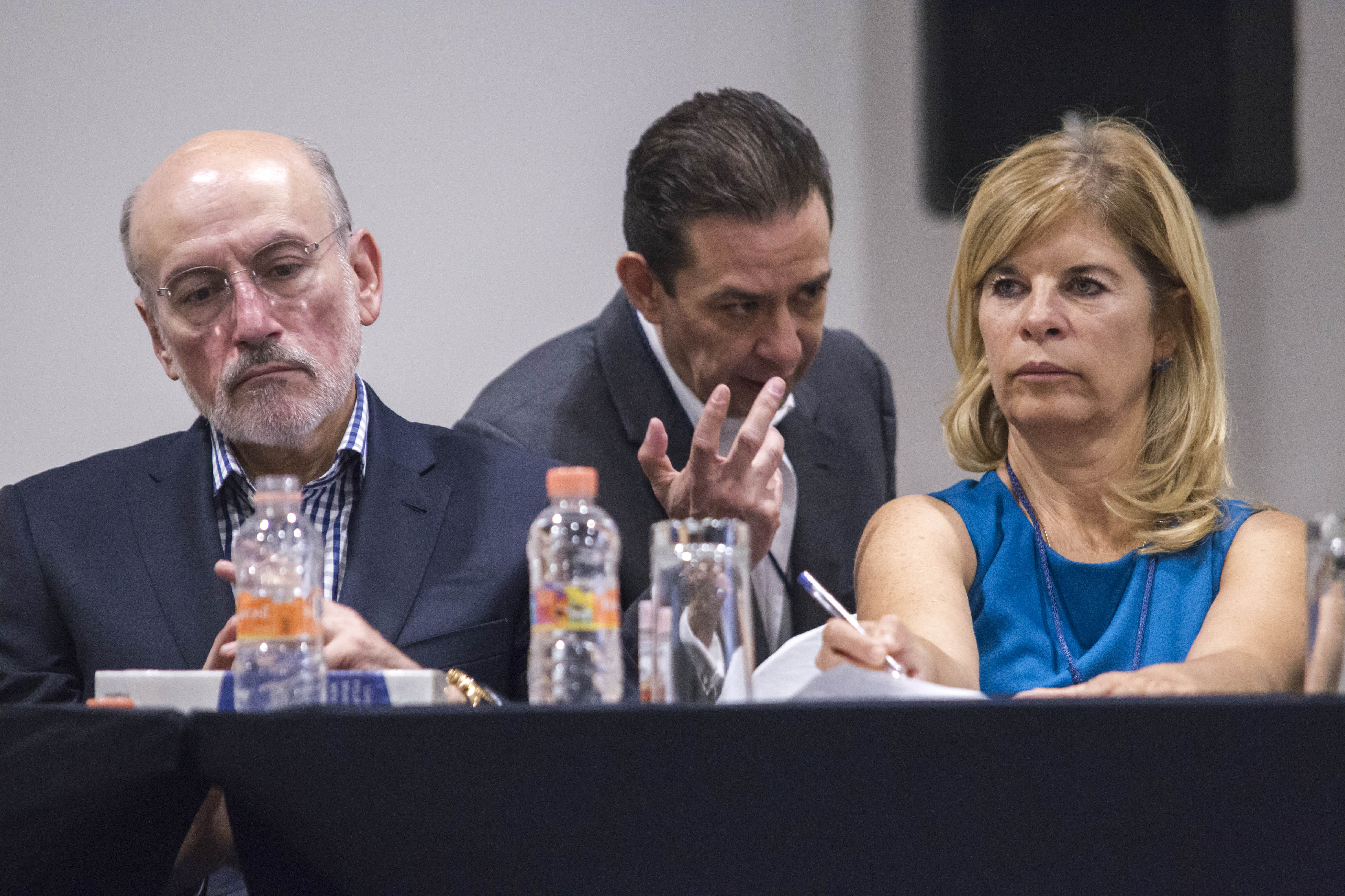 Por consenso, elección de candidato: Torres