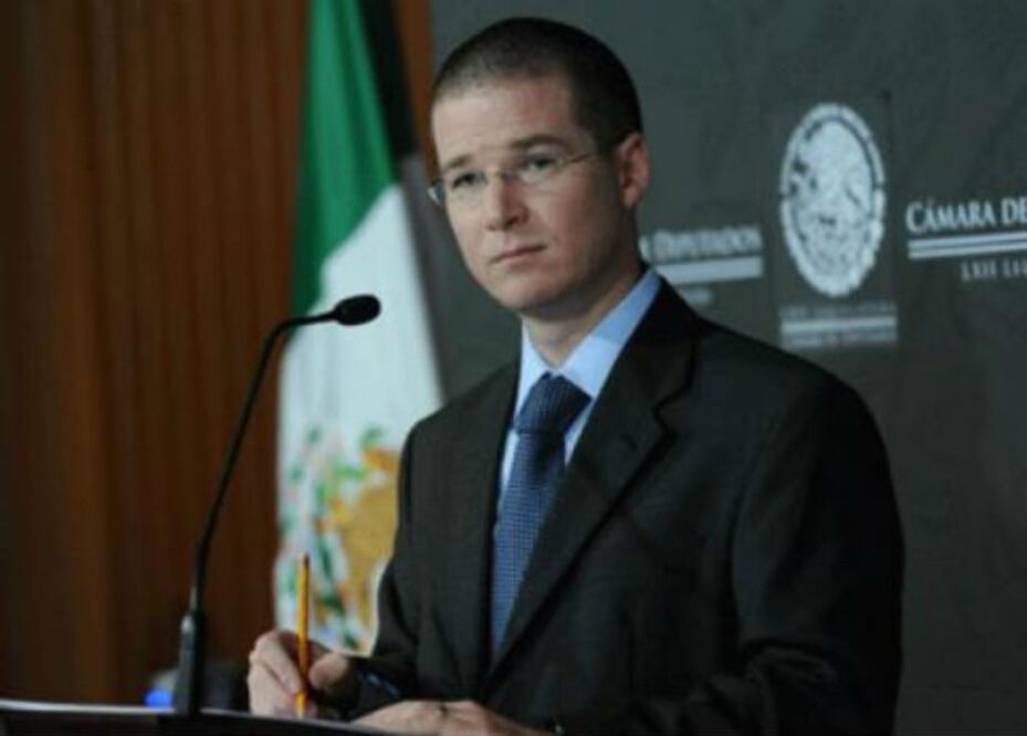 Niegan lavado de dinero en club Gallos