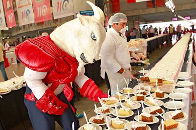 Chivas festeja con su afición
